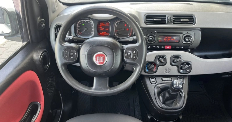 Fiat Panda cena 24900 przebieg: 148000, rok produkcji 2015 z Chociwel małe 742